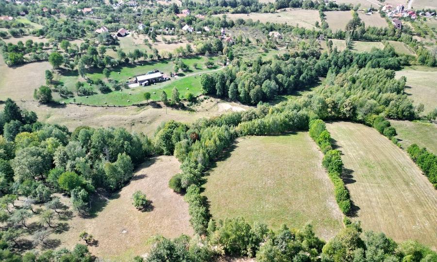 Teren intravilan, priveliste deosebita - 1