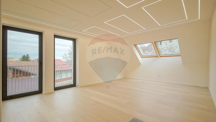 Armonie între tradiție și modernitate – Vilă contemporană în Brasov - 17