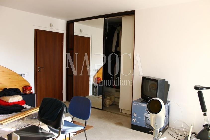 Casă individuală cu 6 camere cu Canalizare în Iris