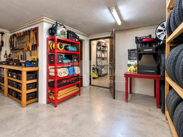 Casă individuală cu 7 camere cu Teren 300 Mp în Bucium