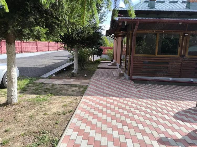 Casă cu 3 camere cu Teren 2100 Mp în Central