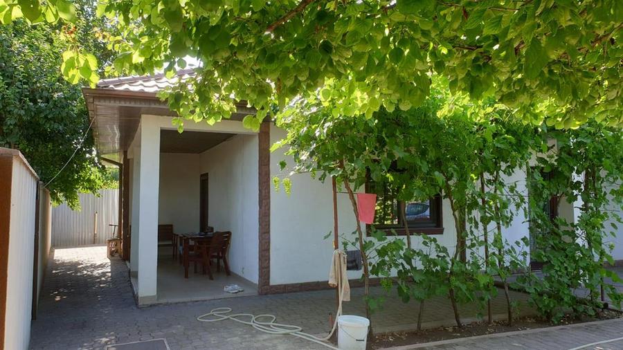 Casă individuală cu 3 camere cu Canalizare în Chiscani