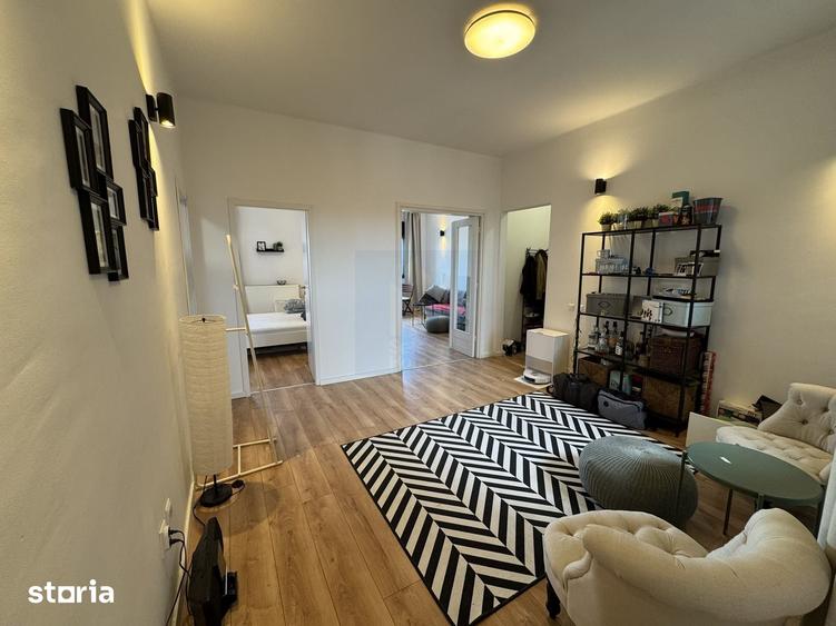Apartament cu 3 camere semidecomandat, mobilat în Eminescu