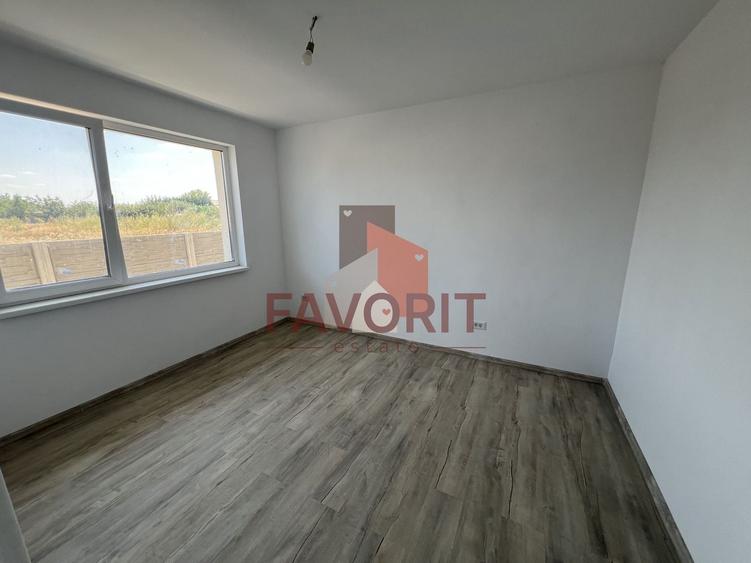Duplex cu 3 camere cu Canalizare în Bucovăț (Remetea Mare)