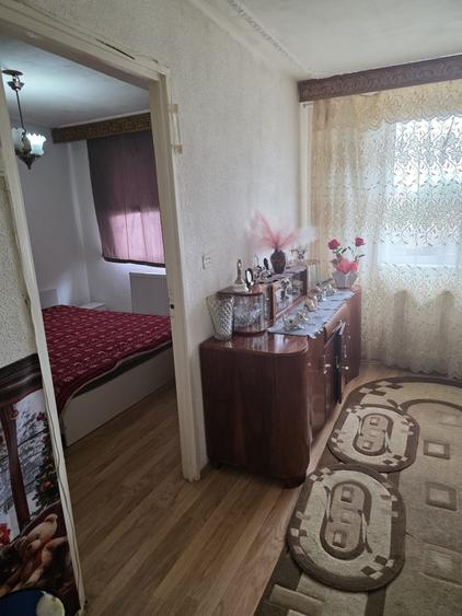Apartament cu 2 camere semidecomandat în Florilor
