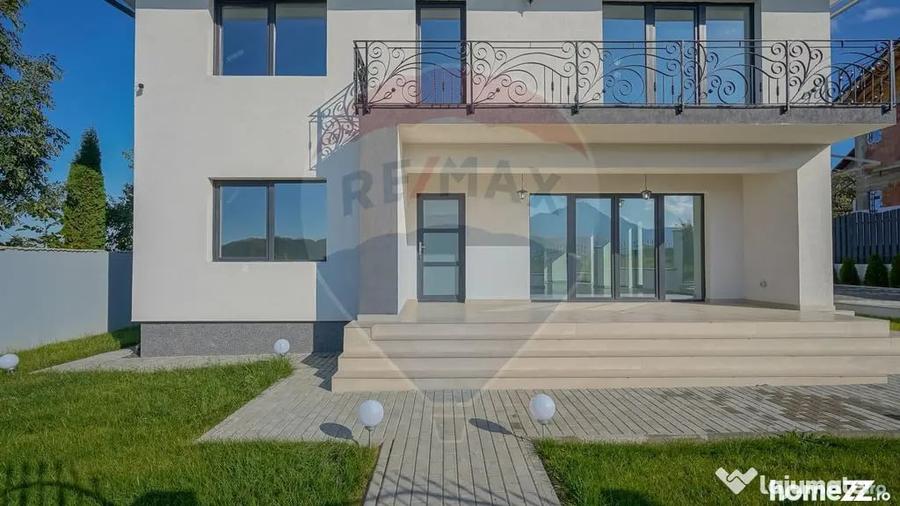 Casă cu 5 camere cu Teren 400 Mp în Bunloc