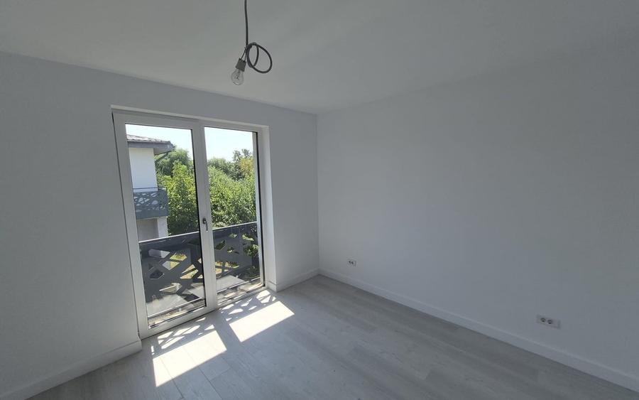 Duplex cu 4 camere cu Canalizare în Odăi