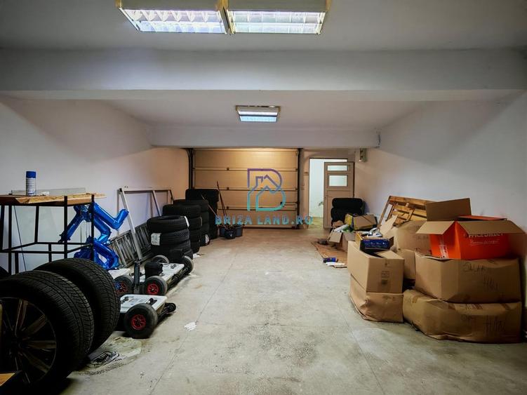 Casă individuală cu 10 camere cu Canalizare în 1 Mai