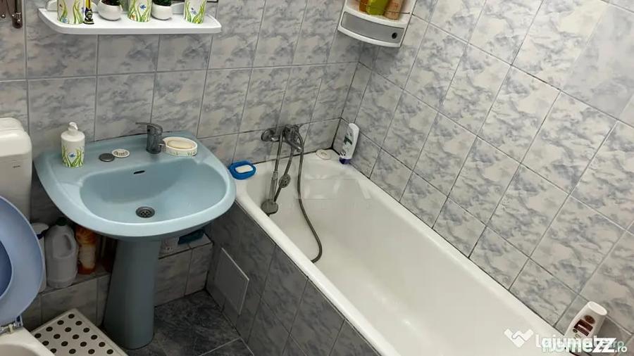 Apartament cu 3 camere decomandat în Crângași