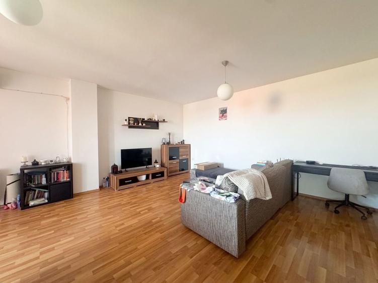Apartament cu 2 camere semidecomandat, mobilat în Soarelui