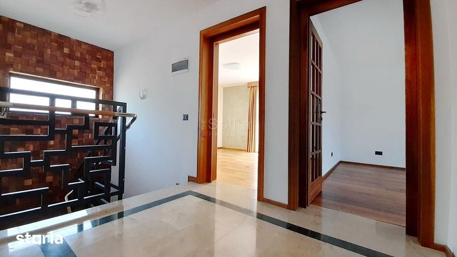 Casă cu 5 camere cu Teren 550 Mp în Sânpetru