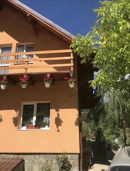 Casă cu Teren 5000 Mp în Măgura