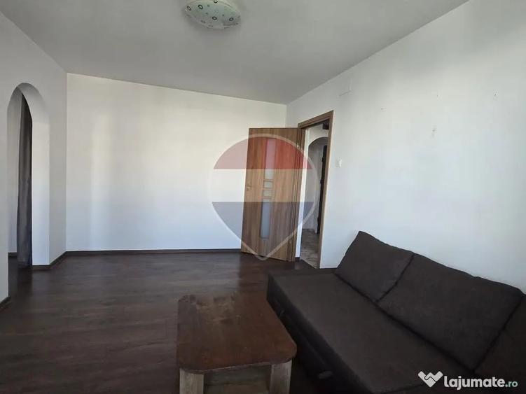 Apartament cu 2 camere semidecomandat în Progresul