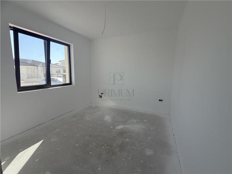 Duplex cu 4 camere cu Canalizare în Moșnița Veche