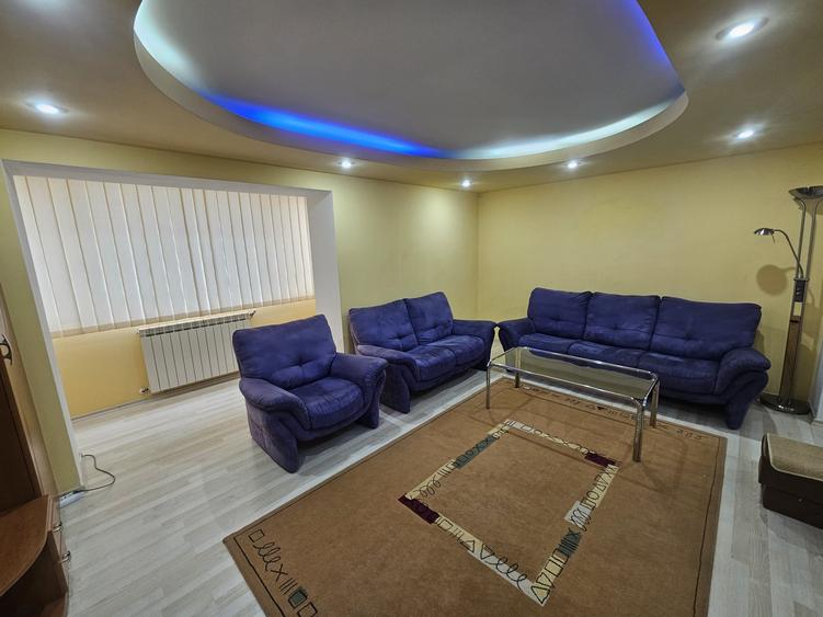 Apartament cu 3 camere semidecomandat, mobilat în Plopilor