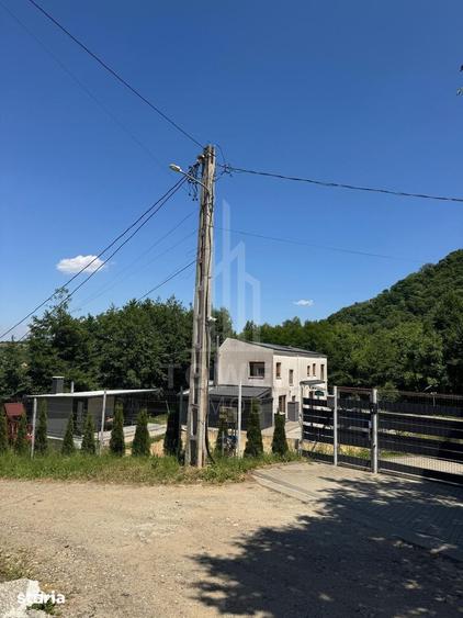 Teren de 4600 mp, în Central