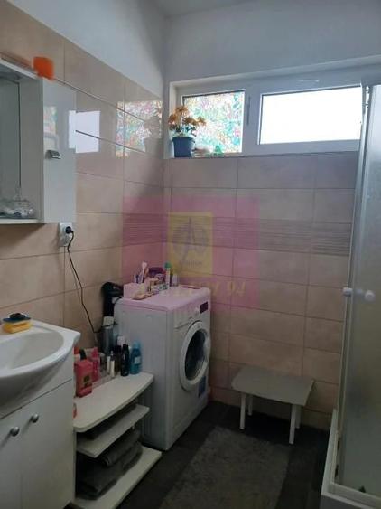 Casă cu 4 camere cu Teren 380 Mp în Joița