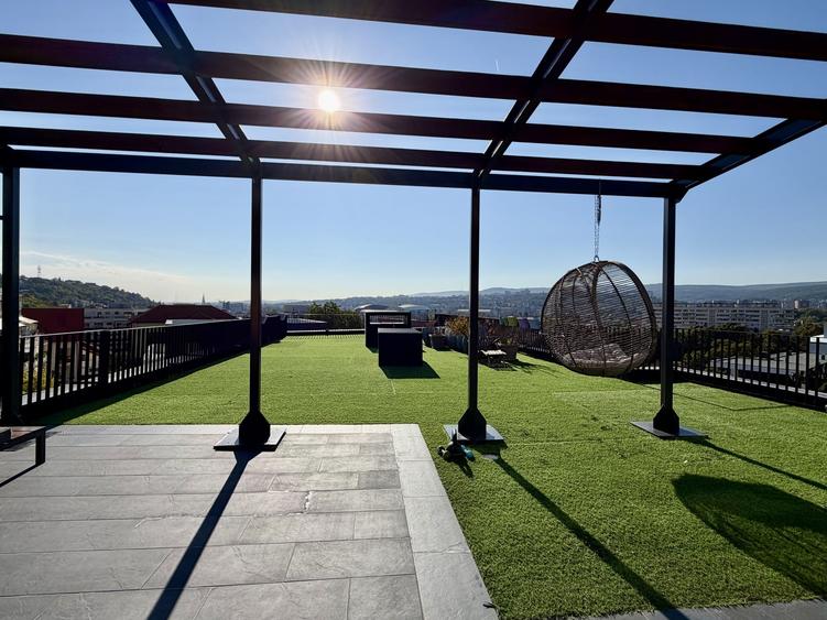 Penthouse cu 3 camere semidecomandat, mobilat în Grigorescu