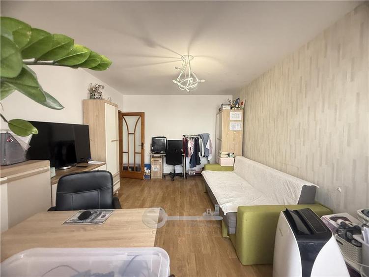Apartament cu 2 camere decomandat, mobilat în Galata