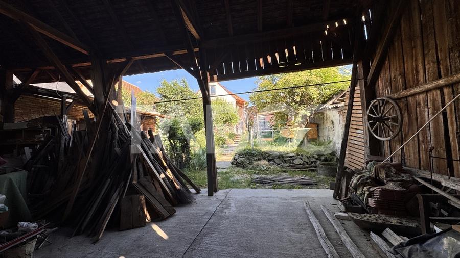 Casa de vanzare cu curte spatioasa loc relaxare si gradina Cornatel - 9