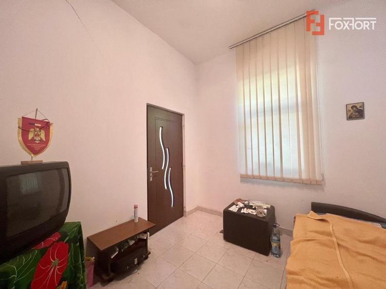 Casa de vanzare la curte comuna Zona Lunei - COMISION 0% - 5