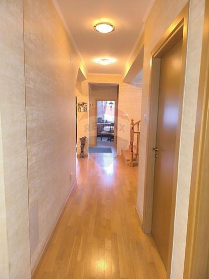 Casă de vanzare - 16