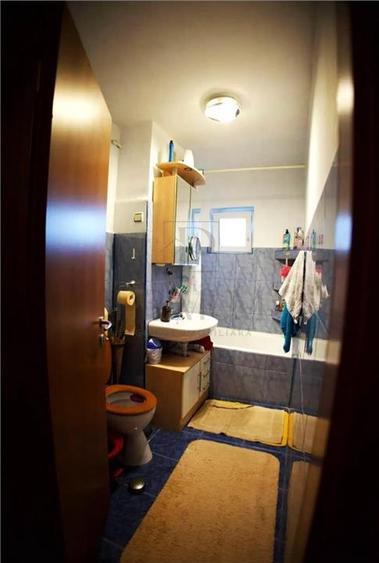 BUCOVINA - ETAJ 2 - DECOMANDAT - 3 CAMERE - 2 BAI - 2 BALCOANE - CENTRALA PROPRI - 8