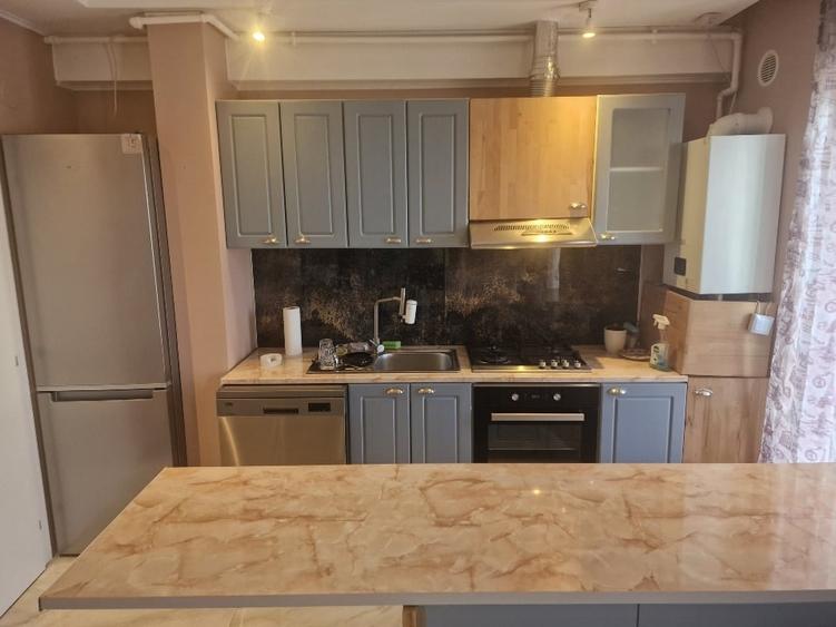 Direct proprietar:  apart 3 camere cu loc parcare Cosmopolis-liber si negociabil - 6