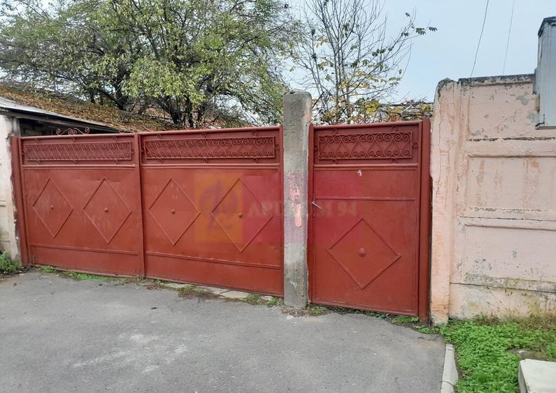 Branesti / IF - casa batraneasca din caramida cu teren de... - 21