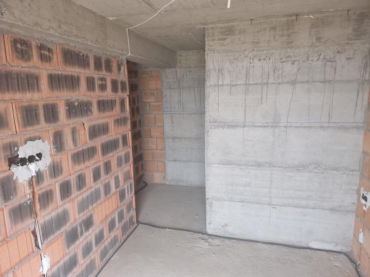 Apartament 2 camere cu balcon, lift și parcare inclusă - 11