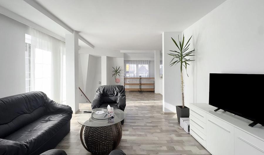 Zona Rezidentiala de Case - 9