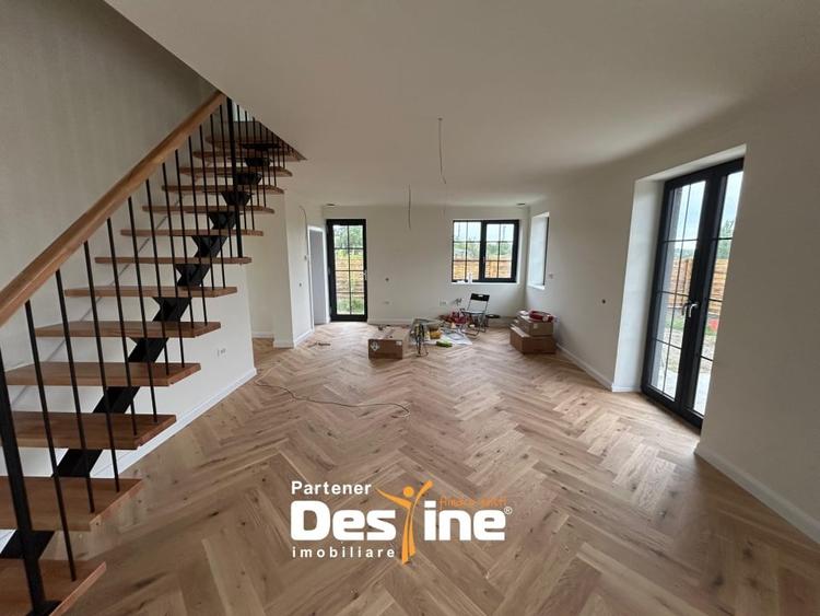 Casa individuala 120mp Teren 360mp Loc parcare terasa si curte generoasa Rediu - 3