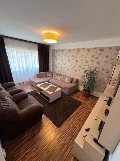 Apartament 3 camere 68 mp Persoana Fizică