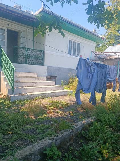 Vand casa in sat Buznea sau schimb cu apartament - 1
