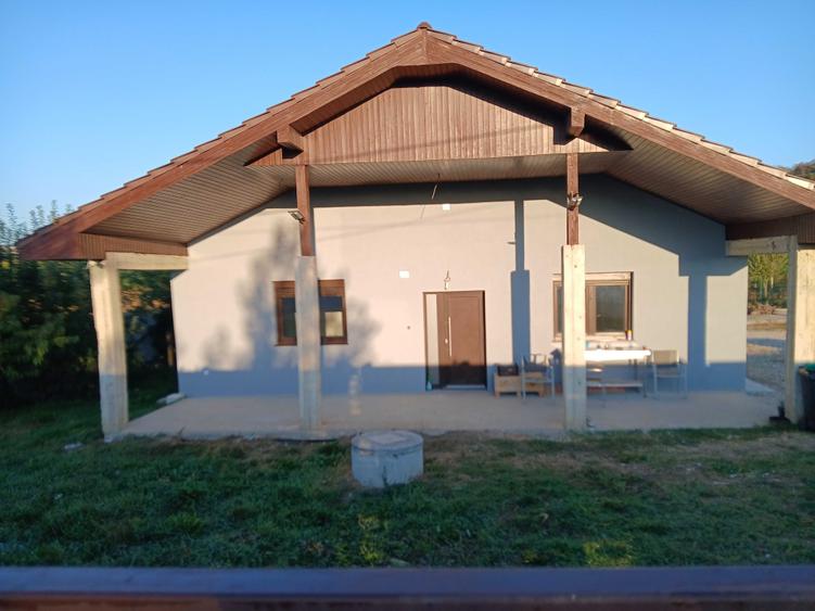 Casă cu 3 camere în Central