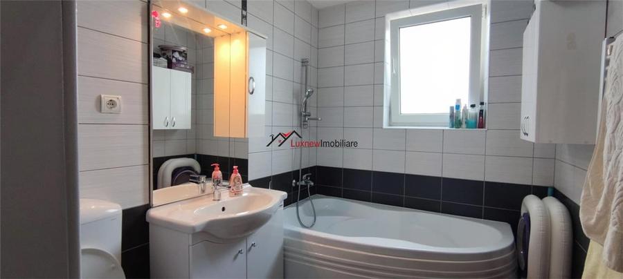 Apartament cu 2 camere, 58 mp plus balcon 8 mp, parcare cu Cf. Zona Eroilor. Pos - 8