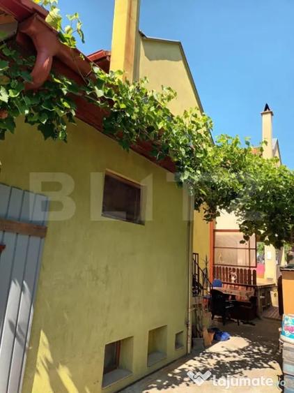 Casă cu 7 camere cu Teren 316 Mp în Central