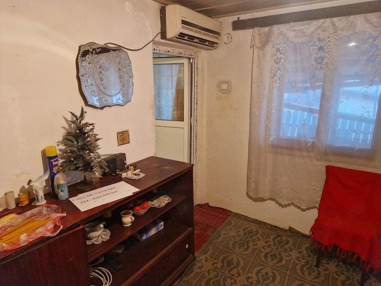 Casă cu 3 camere cu Teren 200 Mp în Central