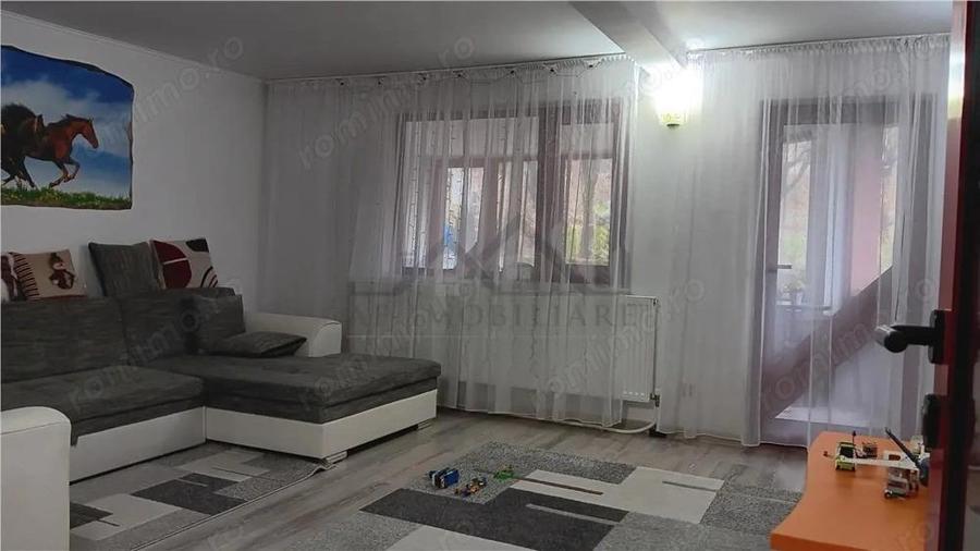 Barnova str Principala Vila P+1+M 225mp Teren 600mp amenajat - 16