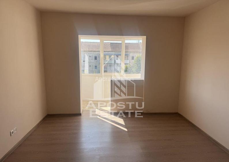 Apartament cu 2 camere zona Stadion Dan Paltinisan,bloc i... Apartament cu 2 camere zona Stadion Dan Paltinisan,bloc i...