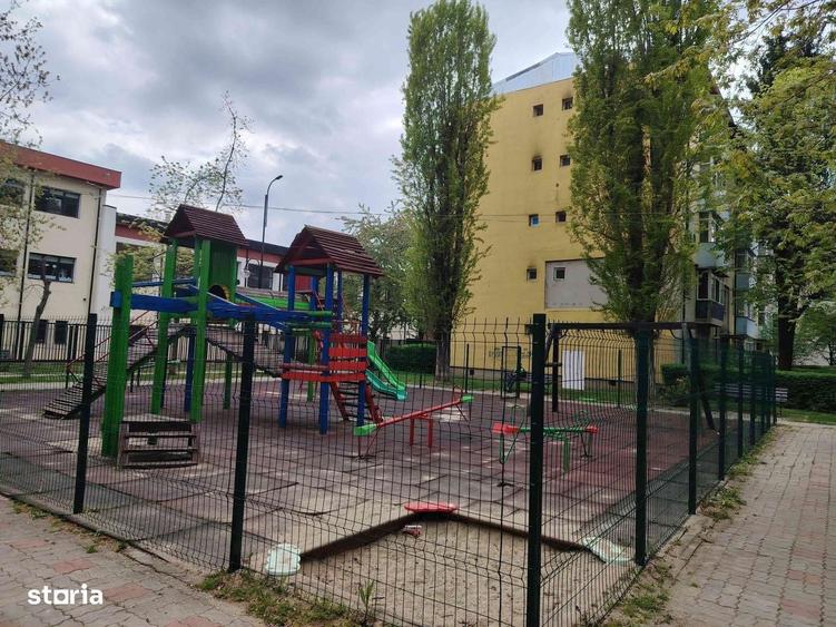 Apartament 2 camere - zona Scoala nr. 8 Micro 9 - 8