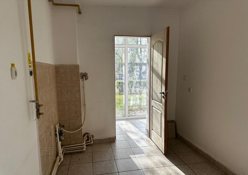 Inchiriez spatiu comercial Micro 4 - 1