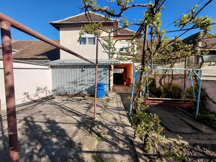 Casă cu 4 camere în Țiglari
