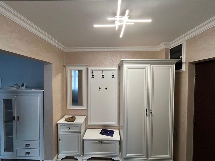 Inchriez apartament 3 camere - 7