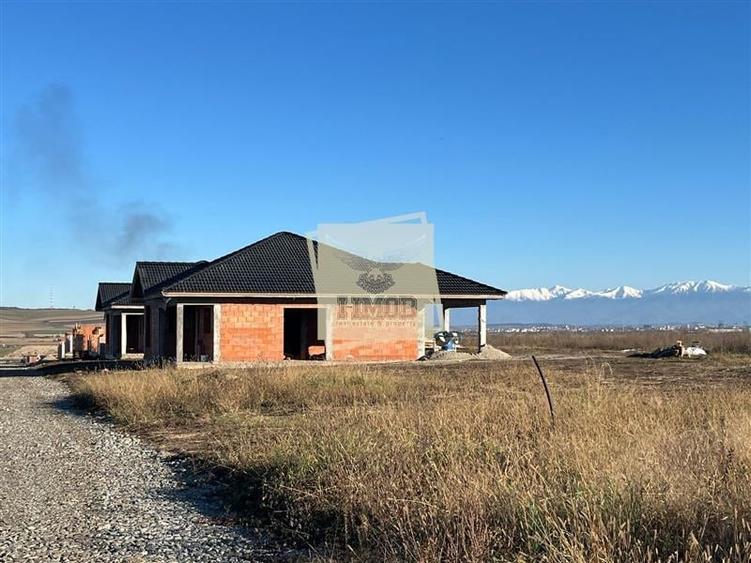 Casa cu 4 camere 2 bai si 500 mp teren in  Sura Mica - 7