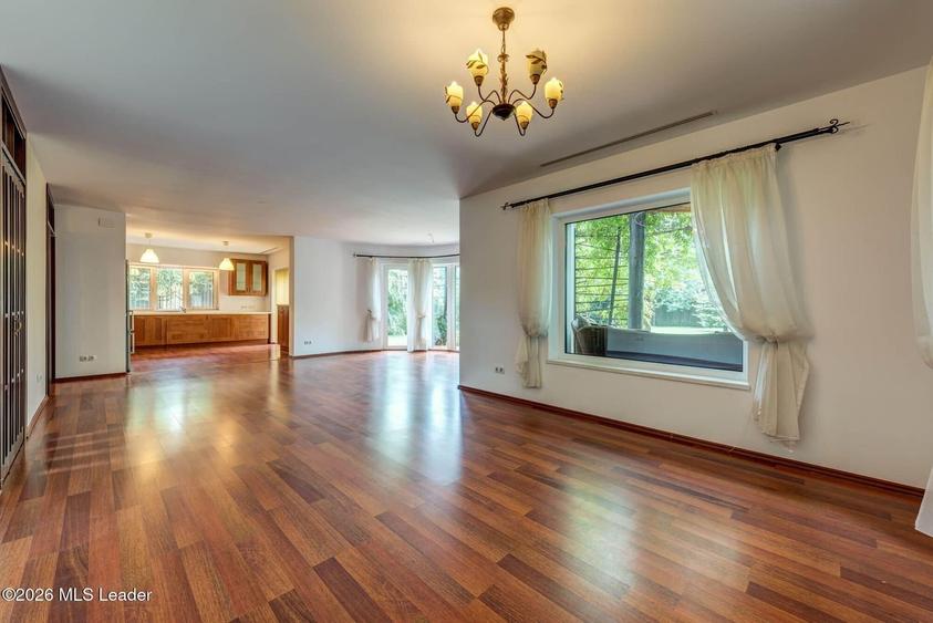 Casă individuală - 860 mp teren, 4 dormitoare si birou - 3