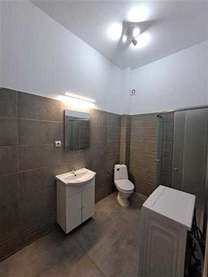 Apartament cu 2 camere semidecomandat, mobilat în Dâmbul Rotund