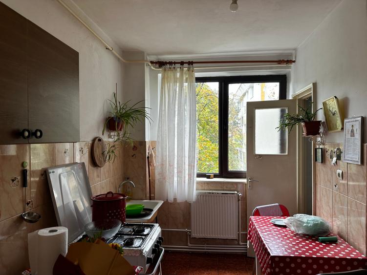 Vanzare 3 camere-Imobiliare MAXICONFORT - 2