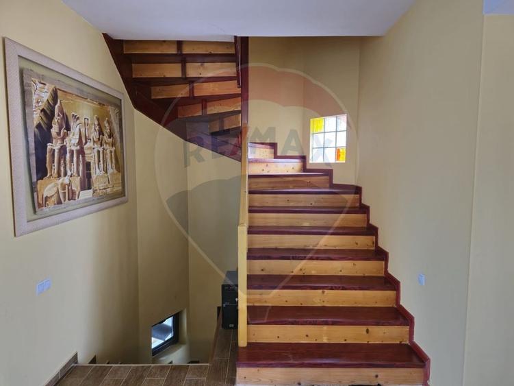 CASA SPATIOASA SI PRIMITOARE IN CENTRUL ORASULUI  AVRIG JUD,  SIBIU - 28