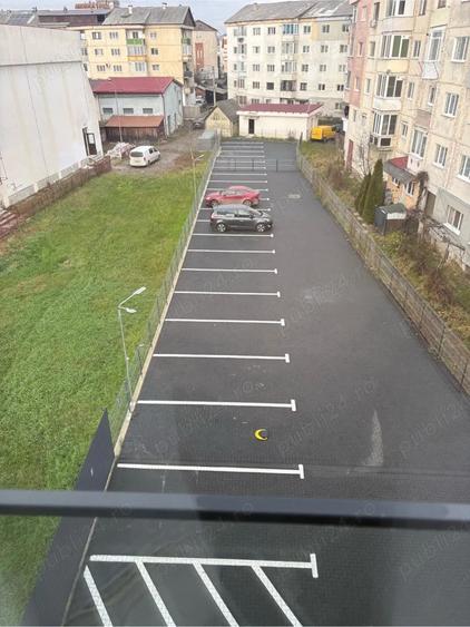 Inchiriez apartament 3 camere - 4